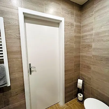 Luxura * Decin