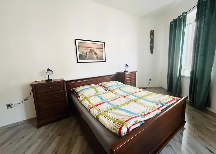 Apartma Luxura * 德辛