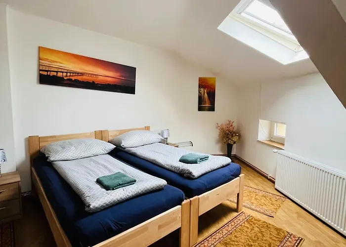 Apartma Luxura דירה *